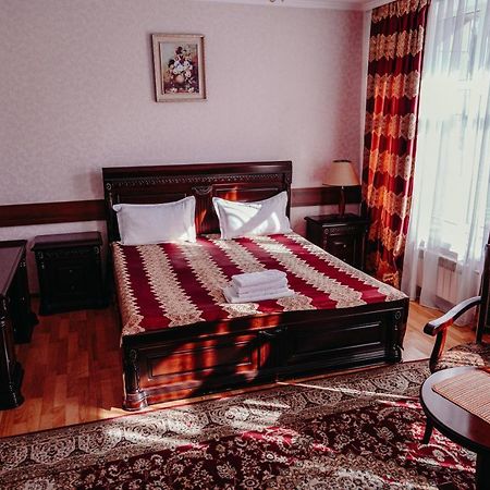 Anel Hotel Тараз Экстерьер фото